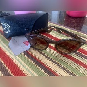 Barley used Ray-Ban sunglasses RB 4380-N